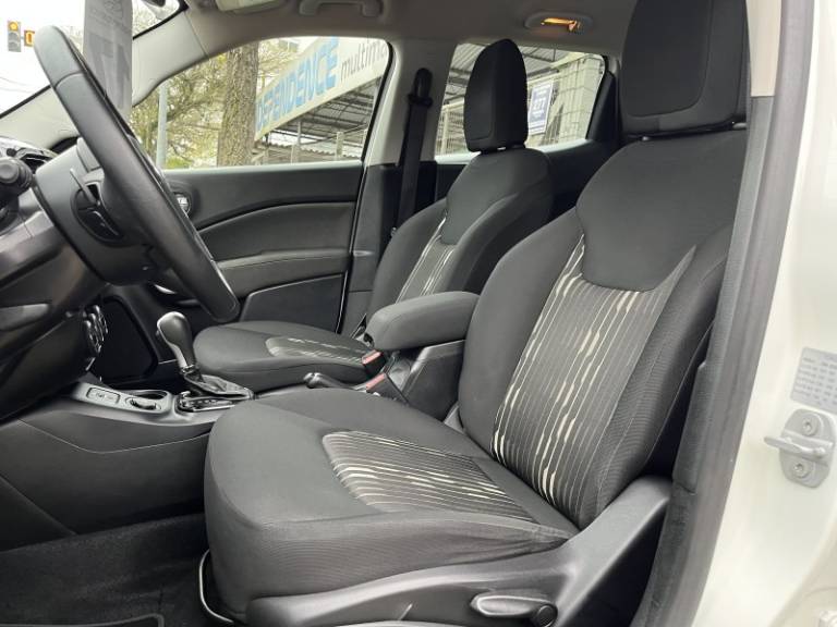 FIAT - TORO - 2016/2017 - Branca - R$ 88.900,00