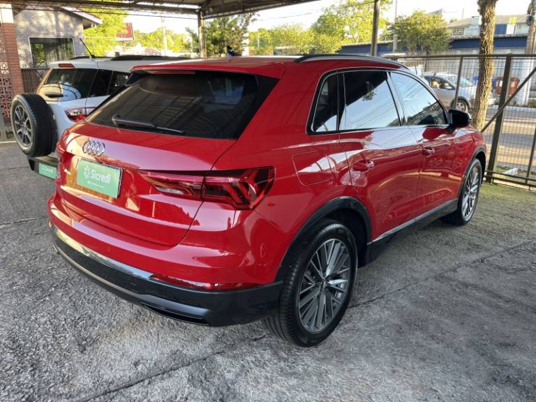 AUDI - Q3 - 2019/2020 - Vermelha - R$ 179.900,00