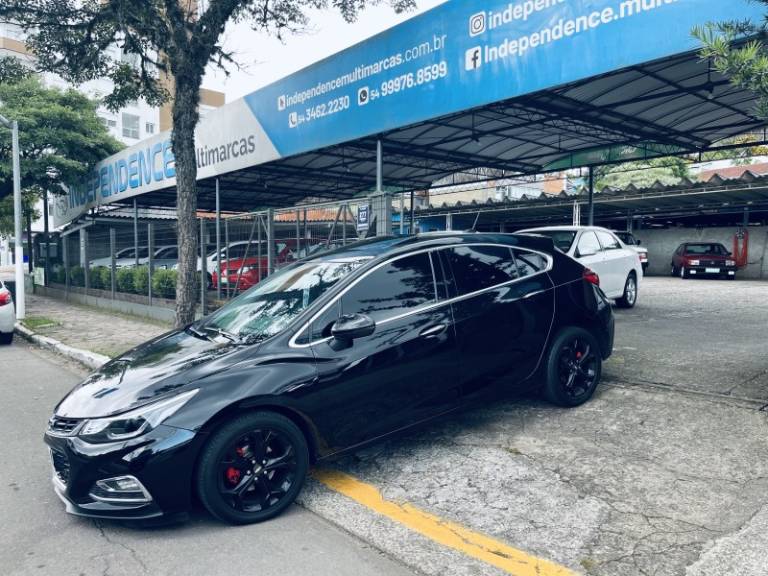 CHEVROLET - CRUZE - 2018/2019 - Preta - R$ 109.000,00
