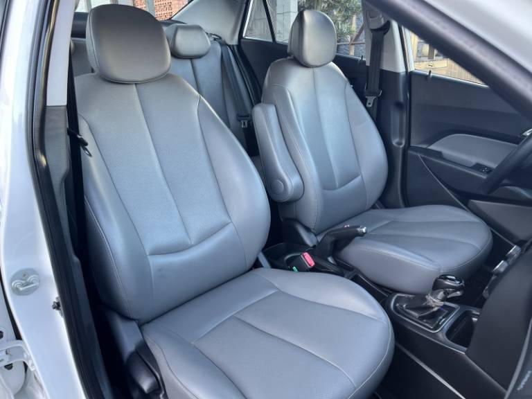 HYUNDAI - HB20S - 2015/2016 - Branca - R$ 66.900,00