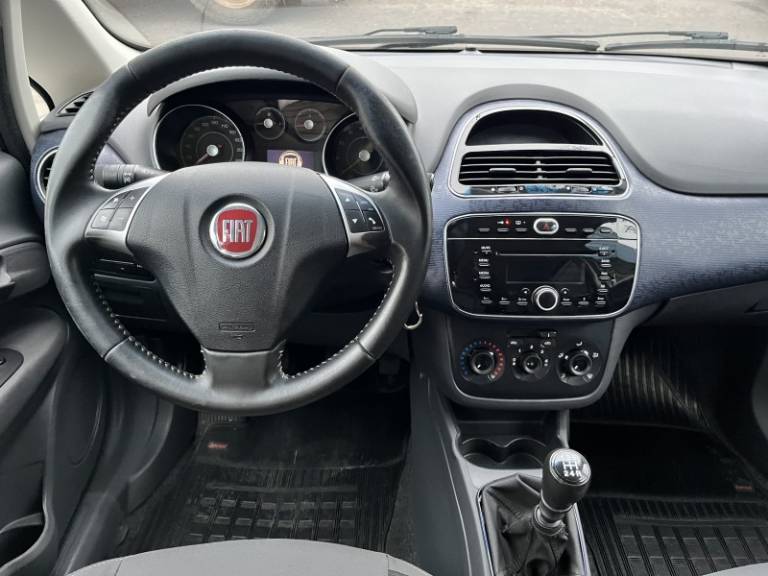 FIAT - PUNTO - 2012/2013 - Prata - R$ 40.900,00