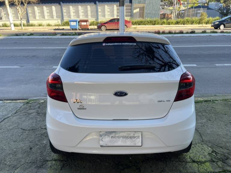 FORD - KA - 2015/2015 - Branca - R$ 46.900,00