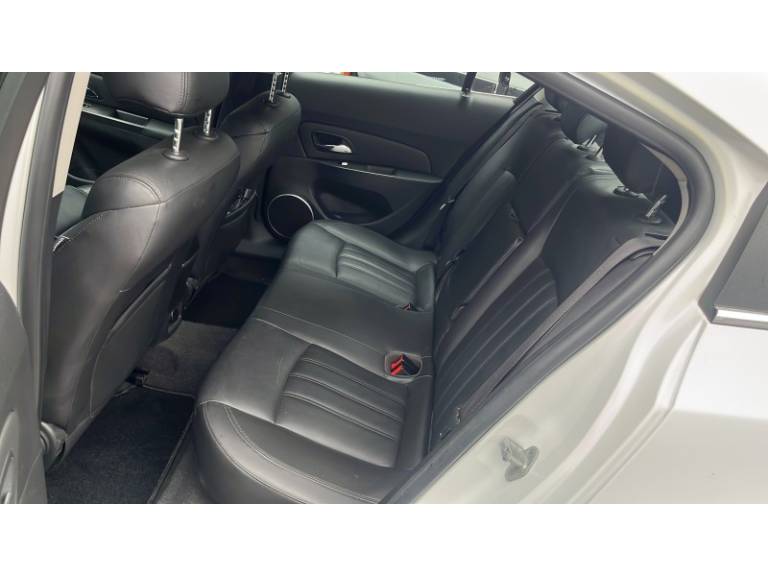 CHEVROLET - CRUZE - 2013/2014 - Branca - R$ 64.900,00