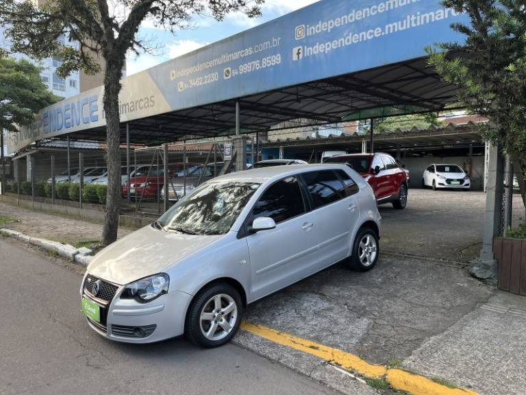 VOLKSWAGEN - POLO - 2008/2009 - Prata - R$ 47.900,00