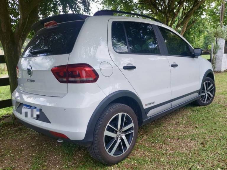 VOLKSWAGEN - FOX - 2021/2022 - Branca - R$ 75.000,00