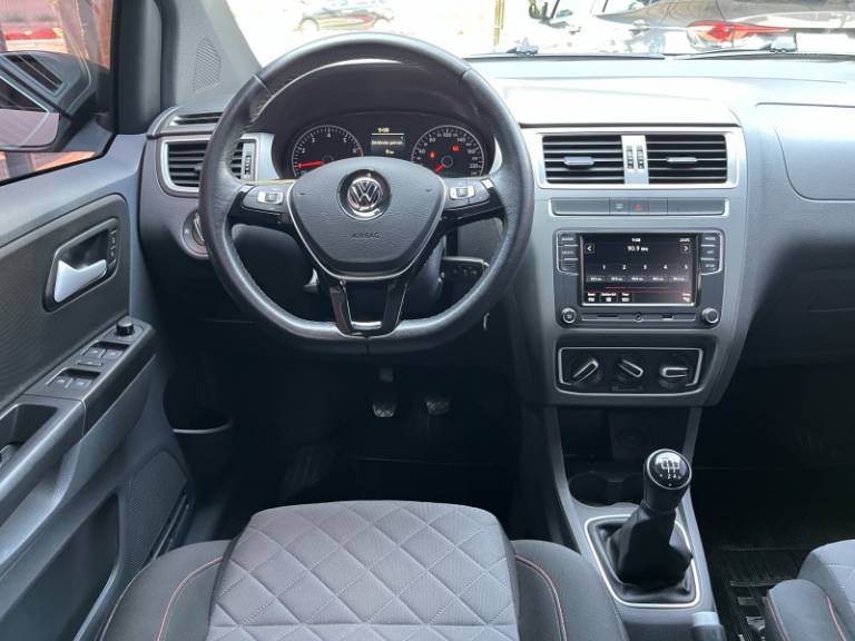 VOLKSWAGEN - FOX - 2018/2019 - Branca - R$ 66.900,00