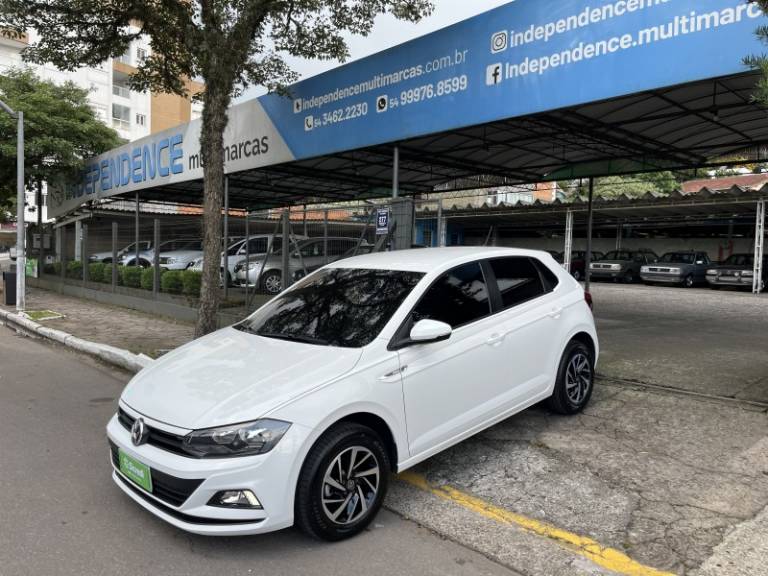 VOLKSWAGEN - POLO - 2019/2020 - Branca - R$ 72.900,00