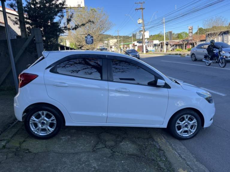 FORD - KA - 2015/2015 - Branca - R$ 46.900,00