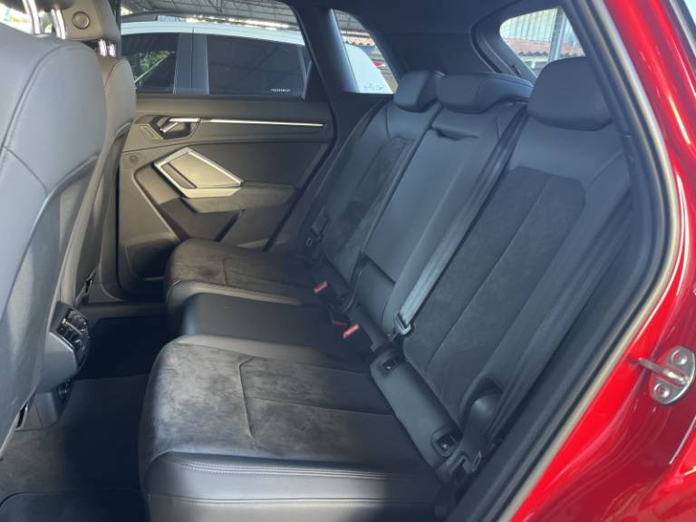 AUDI - Q3 - 2019/2020 - Vermelha - R$ 179.900,00
