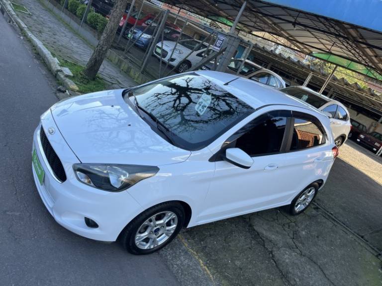 FORD - KA - 2015/2015 - Branca - R$ 46.900,00