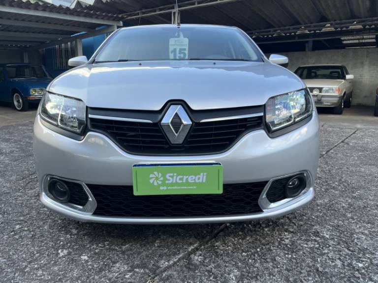 RENAULT - SANDERO - 2015/2015 - Prata - R$ 43.000,00