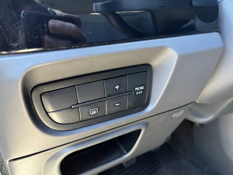 FIAT - PALIO - 2016/2017 - Branca - R$ 47.990,00