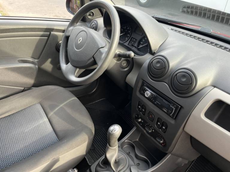 RENAULT - SANDERO - 2008/2009 - Vermelha - R$ 29.900,00