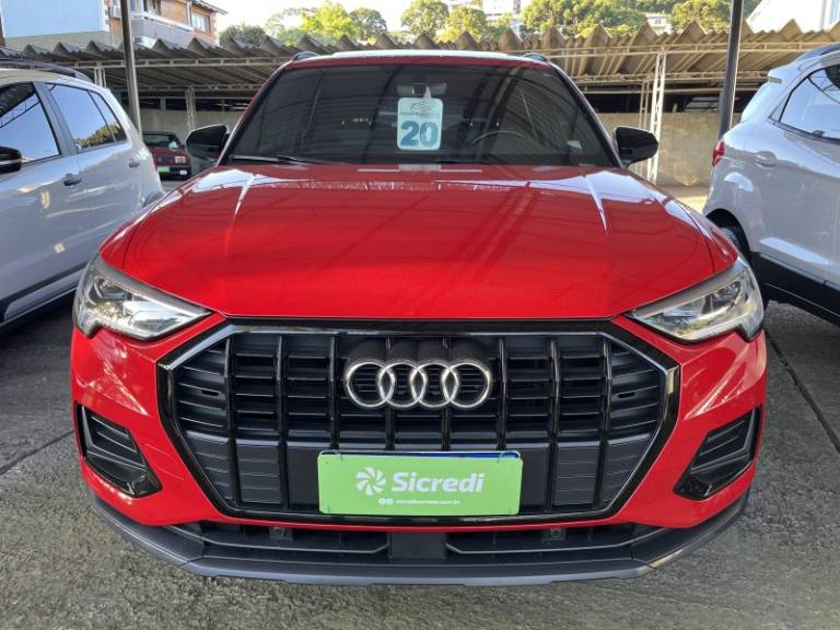 AUDI - Q3 - 2019/2020 - Vermelha - R$ 179.900,00
