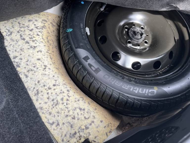 FIAT - PALIO - 2013/2014 - Branca - R$ 39.900,00