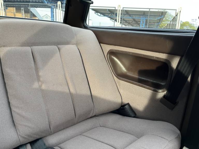 VOLKSWAGEN - VOYAGE - 1989/1989 - Vermelha - R$ 69.900,00