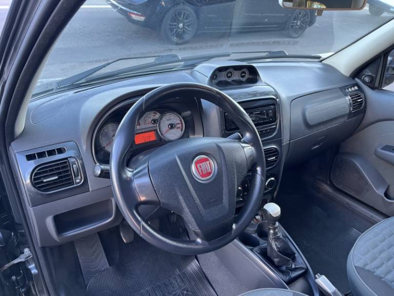 FIAT - STRADA - 2013/2013 - Cinza - R$ 54.900,00