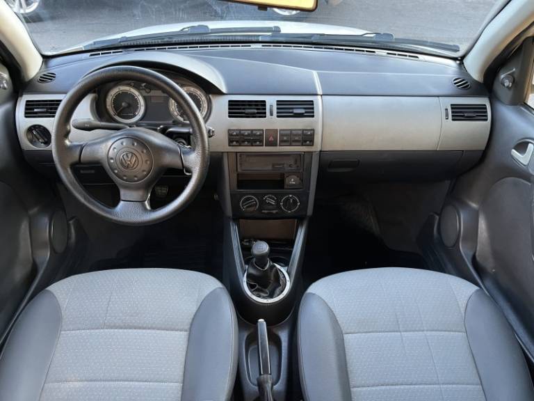 VOLKSWAGEN - GOL - 2004/2005 - Branca - R$ 41.900,00