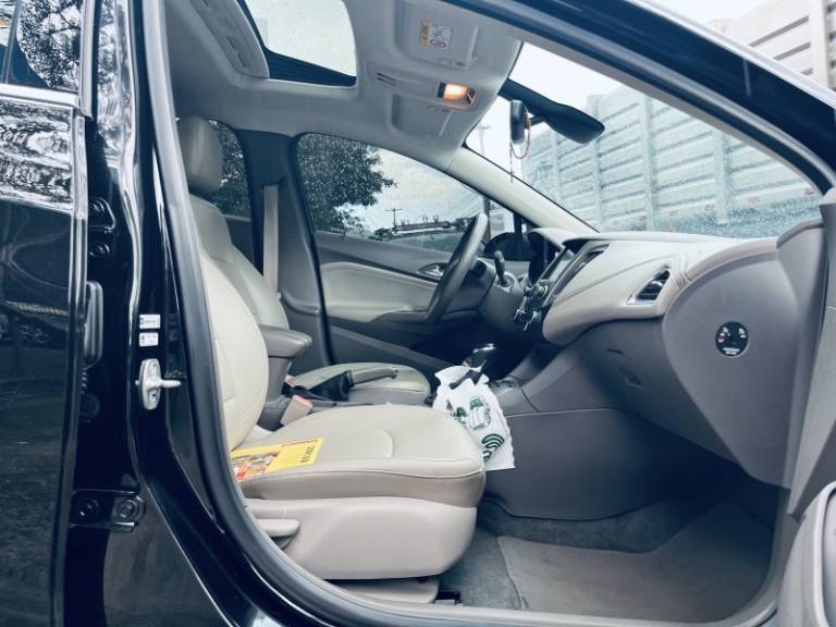 CHEVROLET - CRUZE - 2018/2019 - Preta - R$ 109.000,00