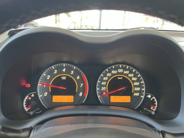 TOYOTA - COROLLA - 2013/2013 - Branca - R$ 73.900,00