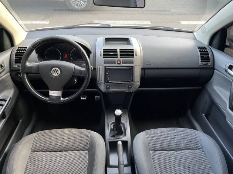 VOLKSWAGEN - POLO - 2008/2009 - Prata - R$ 47.900,00