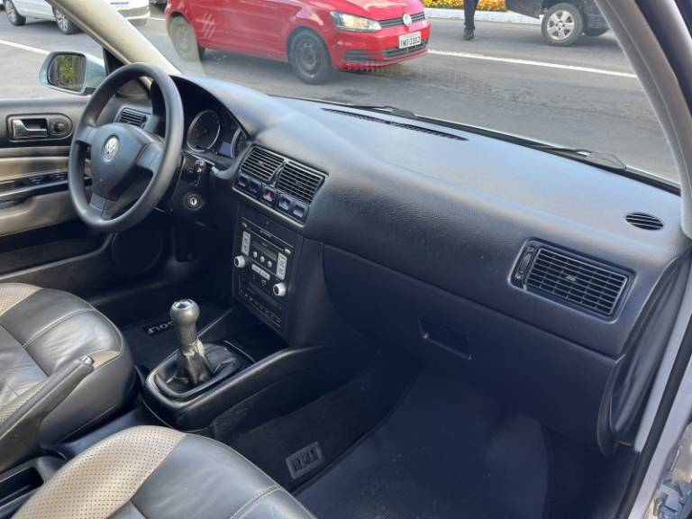 VOLKSWAGEN - GOLF - 2008/2008 - Prata - R$ 51.900,00