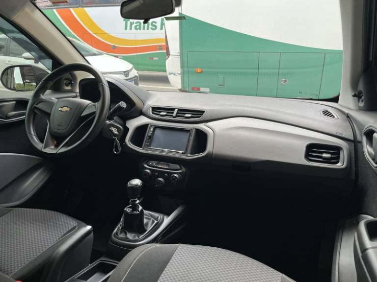 CHEVROLET - ONIX - 2018/2019 - Branca - R$ 55.000,00