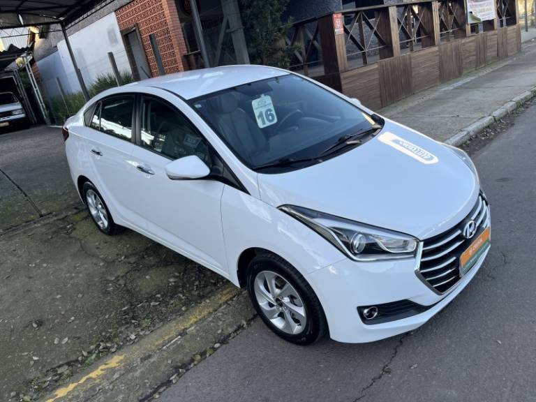 HYUNDAI - HB20S - 2015/2016 - Branca - R$ 66.900,00