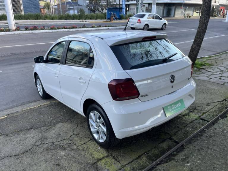 VOLKSWAGEN - GOL - 2020/2021 - Branca - R$ 59.900,00