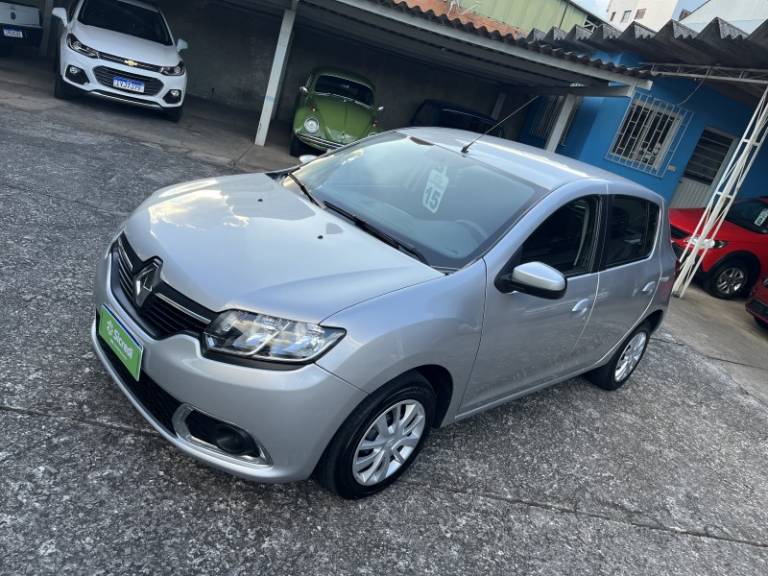 RENAULT - SANDERO - 2015/2015 - Prata - R$ 43.000,00