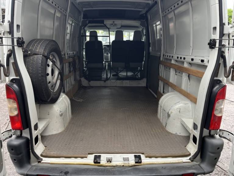 RENAULT - MASTER - 2012/2013 - Branca - R$ 110.000,00