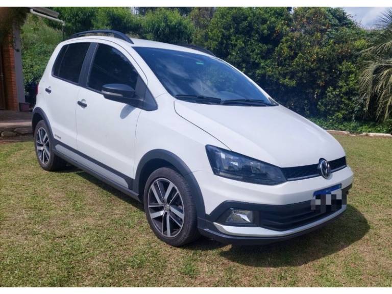 VOLKSWAGEN - FOX - 2021/2022 - Branca - R$ 75.000,00