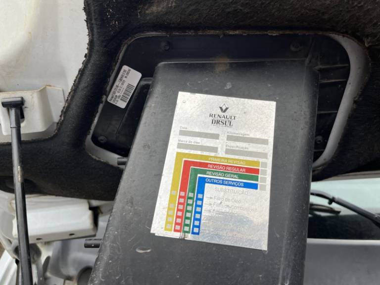 RENAULT - MASTER - 2012/2013 - Branca - R$ 110.000,00