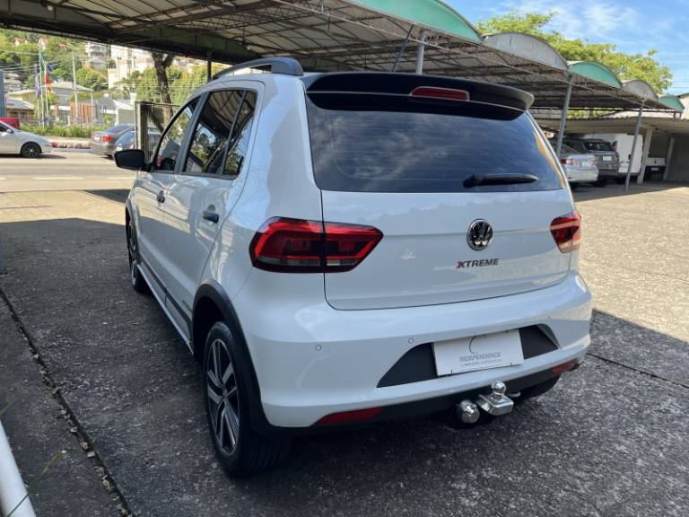 VOLKSWAGEN - FOX - 2018/2019 - Branca - R$ 68.000,00