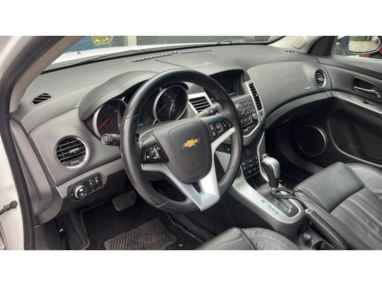 CHEVROLET - CRUZE - 2013/2014 - Branca - R$ 64.900,00