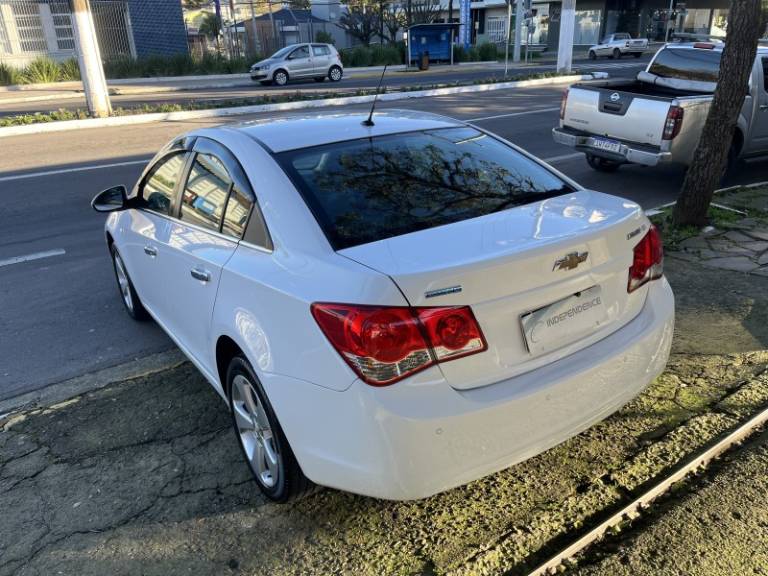 CHEVROLET - CRUZE - 2013/2014 - Branca - R$ 65.000,00