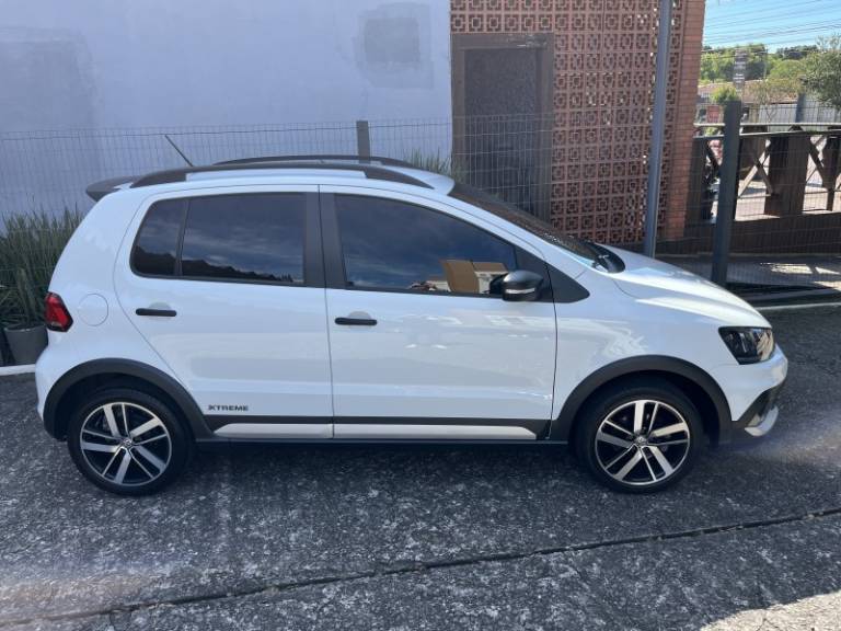 VOLKSWAGEN - FOX - 2018/2019 - Branca - R$ 66.900,00