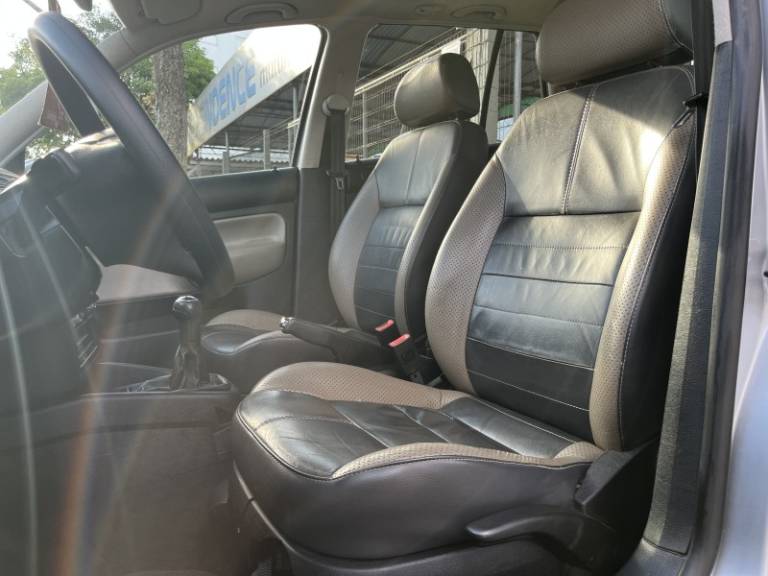 VOLKSWAGEN - GOLF - 2008/2008 - Prata - R$ 51.900,00