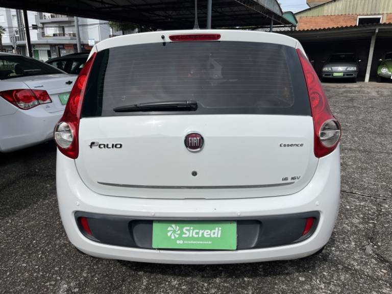 FIAT - PALIO - 2013/2014 - Branca - R$ 39.900,00