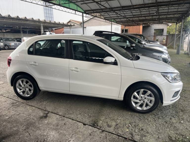VOLKSWAGEN - GOL - 2020/2021 - Branca - R$ 65.000,00