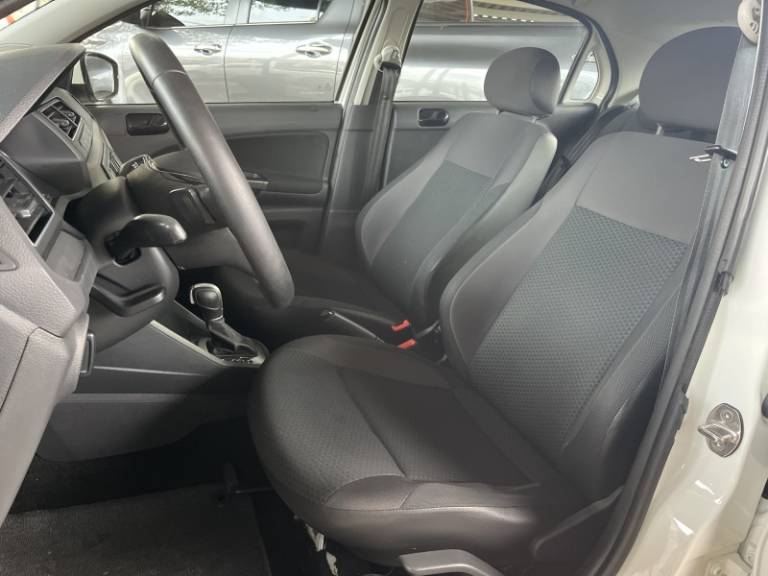 VOLKSWAGEN - GOL - 2020/2021 - Branca - R$ 65.000,00