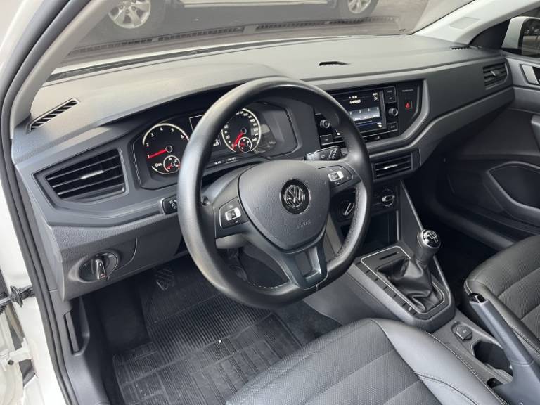 VOLKSWAGEN - POLO - 2019/2020 - Branca - R$ 72.900,00