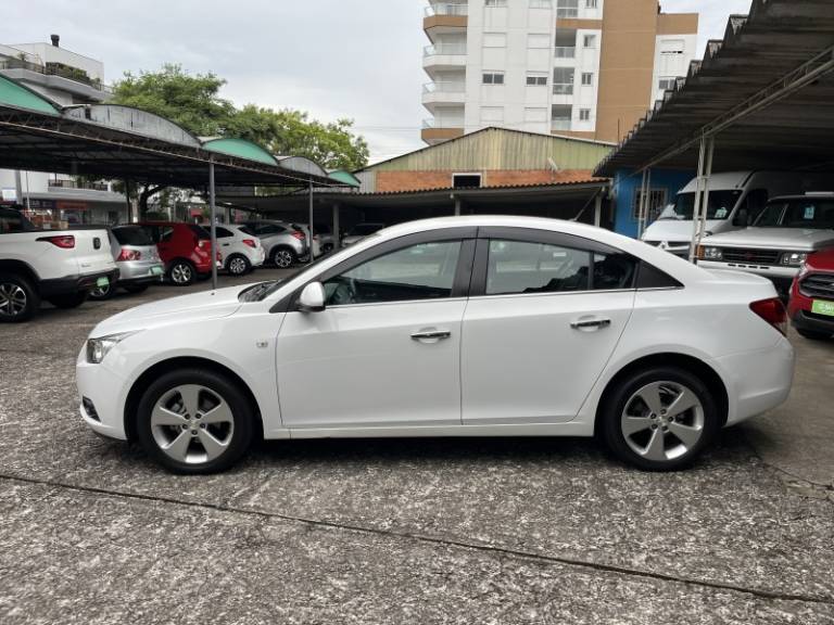 CHEVROLET - CRUZE - 2013/2014 - Branca - R$ 64.900,00