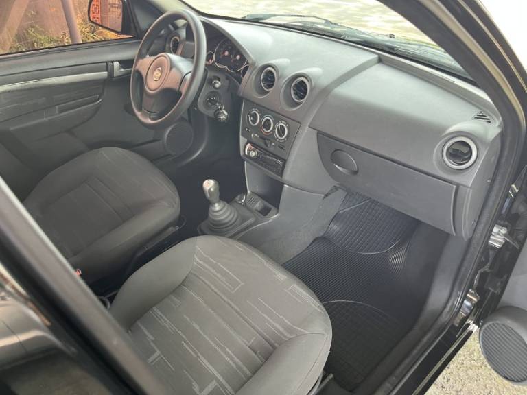 CHEVROLET - PRISMA - 2009/2010 - Preta - R$ 33.000,00