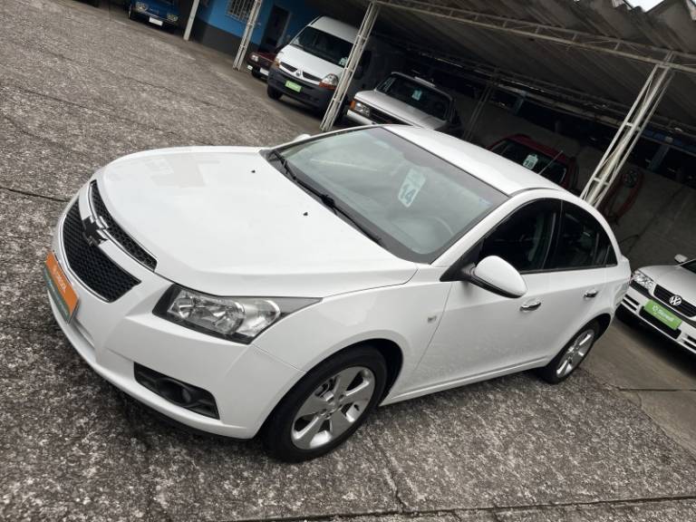 CHEVROLET - CRUZE - 2013/2014 - Branca - R$ 64.900,00