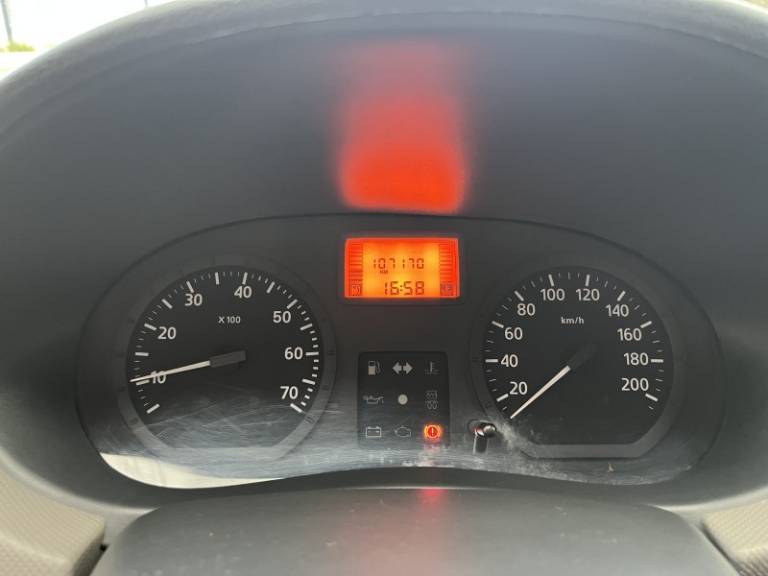 RENAULT - SANDERO - 2008/2009 - Vermelha - R$ 25.900,00