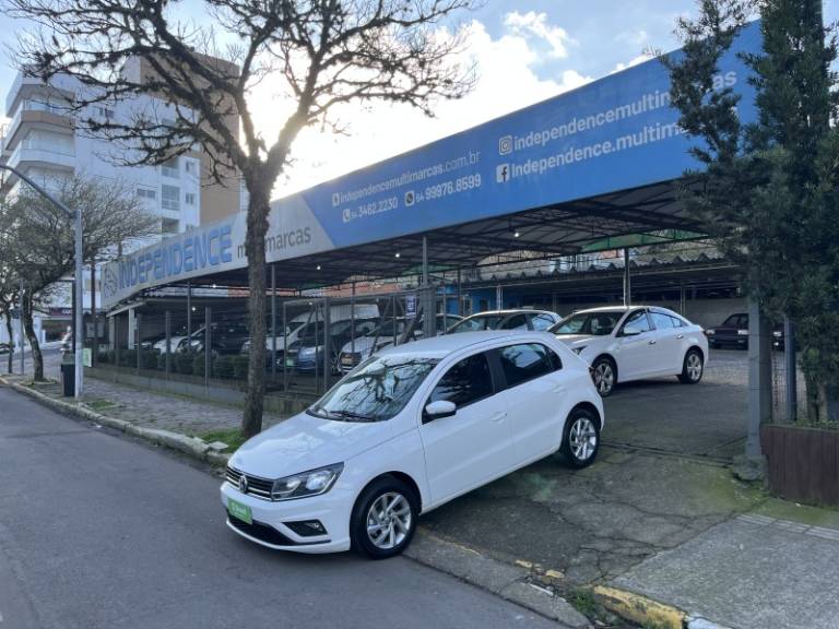 VOLKSWAGEN - GOL - 2020/2021 - Branca - R$ 59.900,00