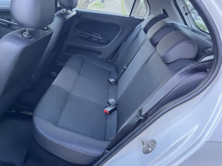 VOLKSWAGEN - GOL - 2020/2021 - Branca - R$ 59.900,00