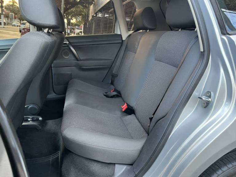 VOLKSWAGEN - POLO - 2008/2009 - Prata - R$ 47.900,00