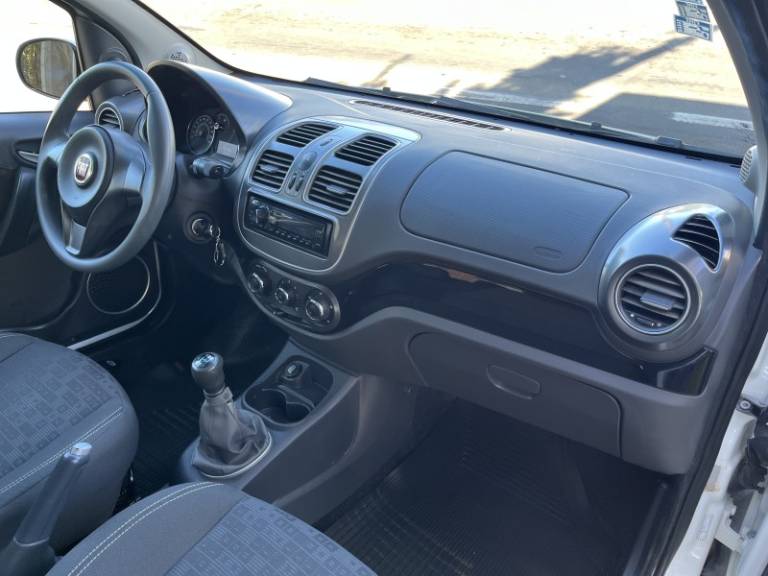FIAT - PALIO - 2016/2017 - Branca - R$ 48.900,00